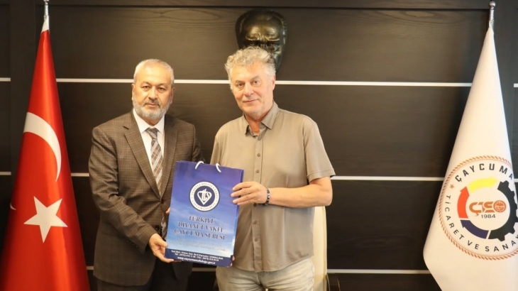 22-28 Eylül Ahilik Haftası dolayısıyla Çaycuma Müftüsü Adem Bebek, beraberinde Şube Müdürü Erdal Saraç ile birlikte Çaycuma Ticaret ve Sanayi Odası’nı ziyaret etti.