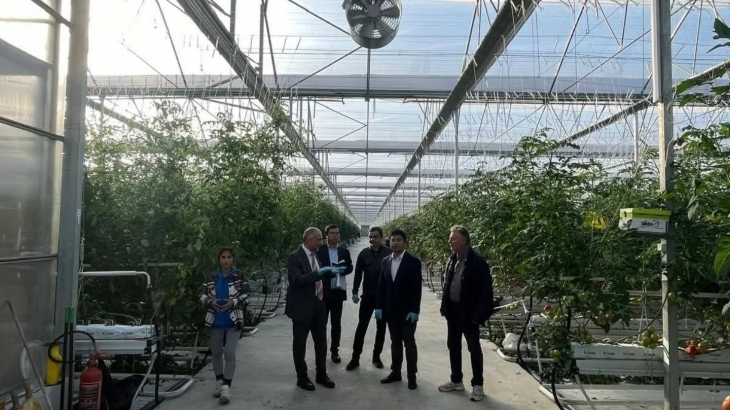 Çaycuma Ticaret ve Sanayi Odası Yönetim Kurulu Başkanı Zekai Kamitoğlu, Zonguldak Ticaret ve Sanayi Odası Yönetim Kurulu Başkanı Metin Demir ile birlikte, ...