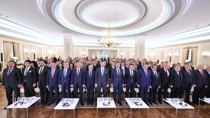 TARIM SEKTÖRÜNE YÖNELİK MESLEKİ VE TEKNİK EĞİTİM İŞ BİRLİĞİ PROTOKOLÜ İMZALANDI.